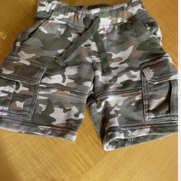 3 pairs of Gymboree And Crazy8 By Gymboree Shorts Toddler Boy 18-24 Month/2T - Picture 2 of 8